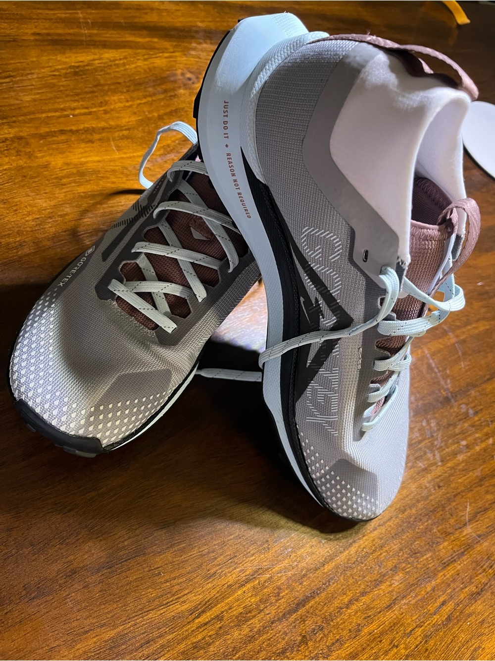 Nike Women's GORE TEX - Picture 2 of 8
